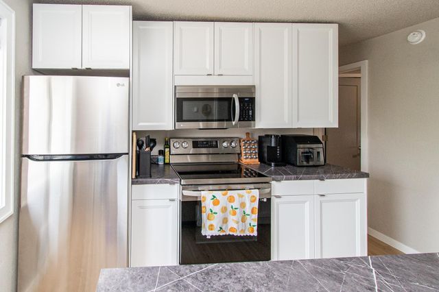 120 University Drive S, Fargo, ND 58103