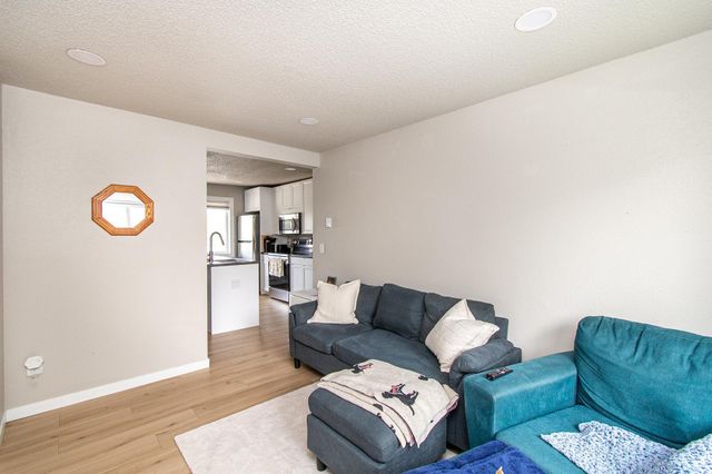 120 University Drive S, Fargo, ND 58103