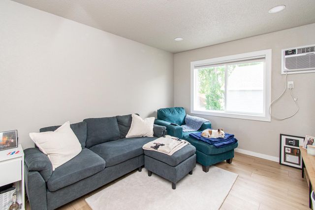 120 University Drive S, Fargo, ND 58103