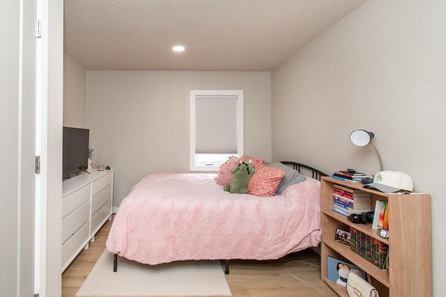 120 University Drive S, Fargo, ND 58103