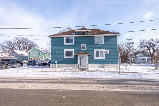 120 University Drive S, Fargo, ND 58103