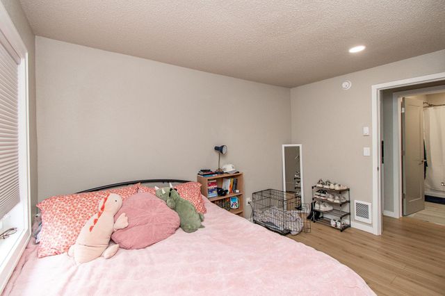 120 University Drive S, Fargo, ND 58103