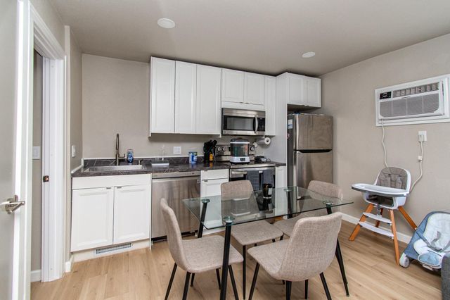 120 University Drive S, Fargo, ND 58103