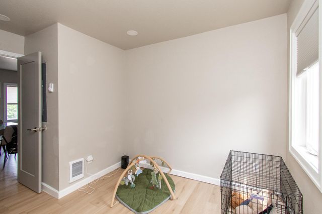 120 University Drive S, Fargo, ND 58103