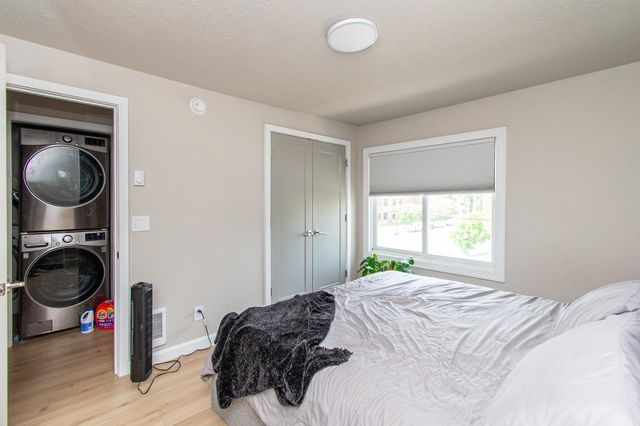 120 University Drive S, Fargo, ND 58103