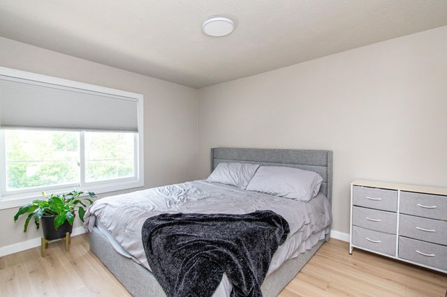 120 University Drive S, Fargo, ND 58103