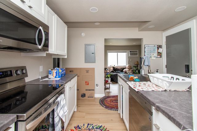 120 University Drive S, Fargo, ND 58103