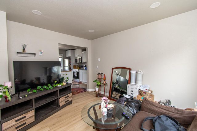 120 University Drive S, Fargo, ND 58103