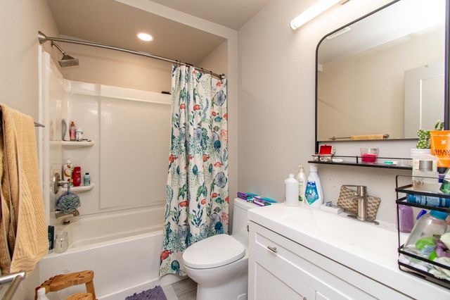 120 University Drive S, Fargo, ND 58103