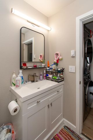 120 University Drive S, Fargo, ND 58103