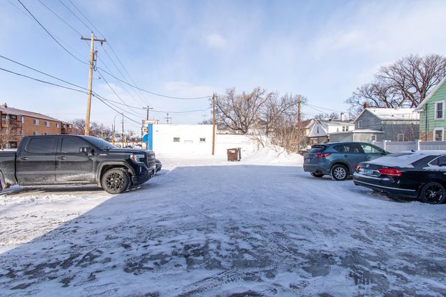 120 University Drive S, Fargo, ND 58103