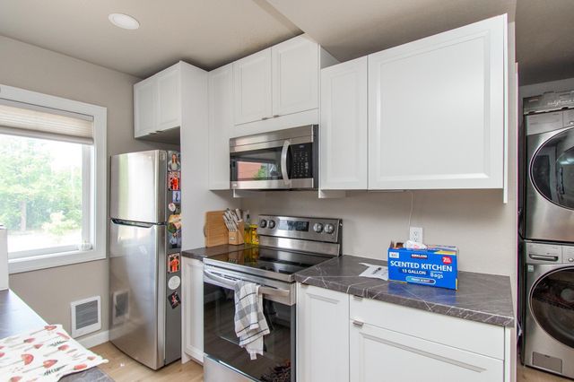 120 University Drive S, Fargo, ND 58103