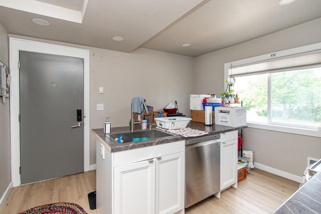 120 University Drive S, Fargo, ND 58103