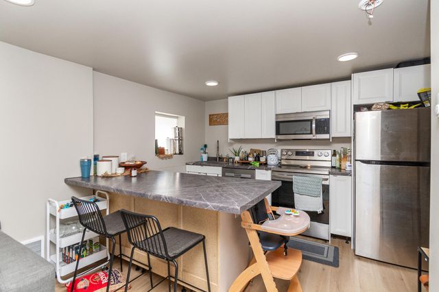 120 University Drive S, Fargo, ND 58103