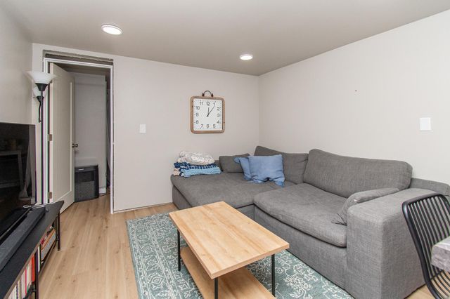 120 University Drive S, Fargo, ND 58103