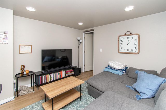 120 University Drive S, Fargo, ND 58103