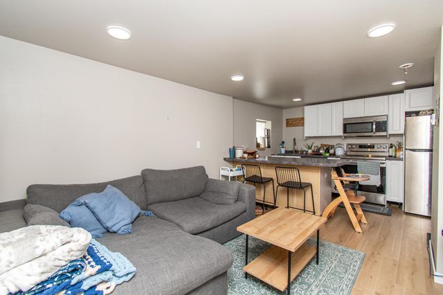 120 University Drive S, Fargo, ND 58103