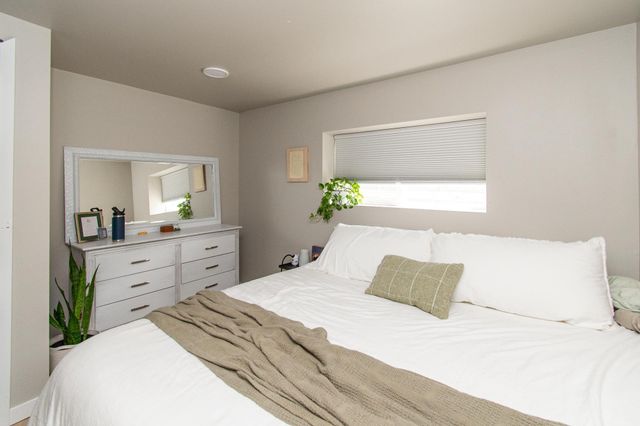 120 University Drive S, Fargo, ND 58103