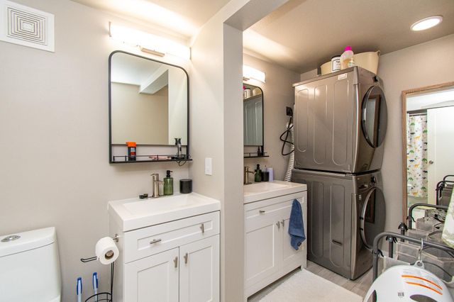 120 University Drive S, Fargo, ND 58103