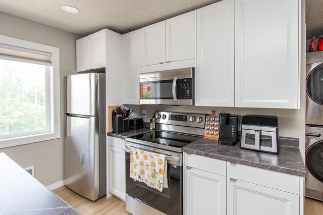 120 University Drive S, Fargo, ND 58103