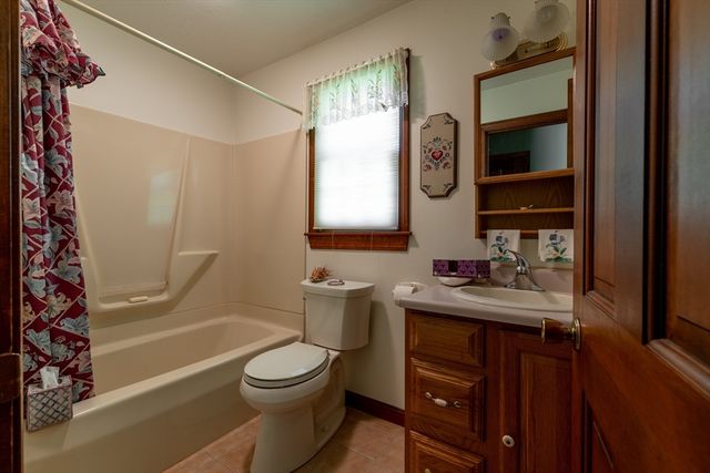 322 Spring St, Shrewsbury, MA 01545