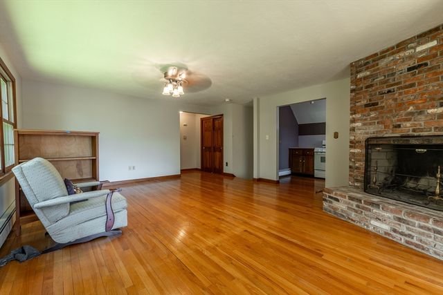 322 Spring St, Shrewsbury, MA 01545
