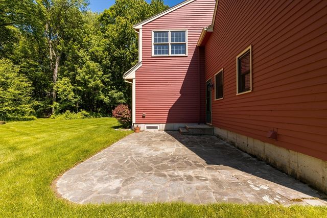322 Spring St, Shrewsbury, MA 01545