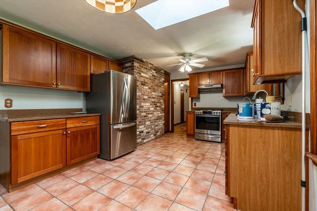 322 Spring St, Shrewsbury, MA 01545