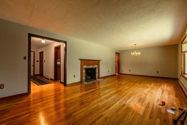 322 Spring St, Shrewsbury, MA 01545