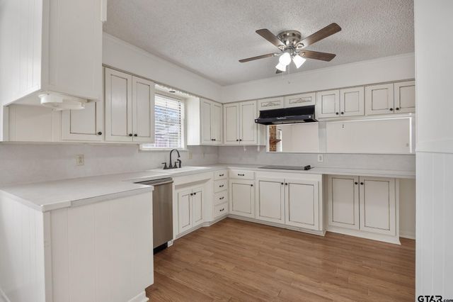 2827 Fairfax Dr, Tyler, TX 75701