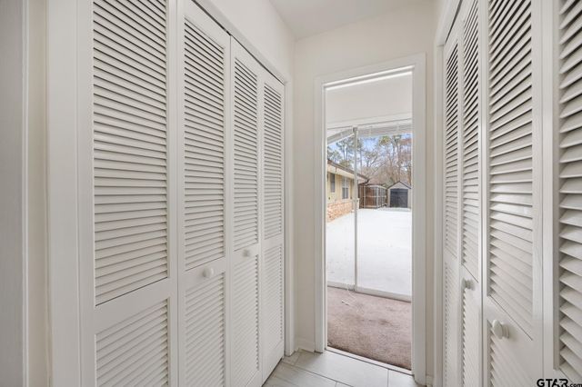 2827 Fairfax Dr, Tyler, TX 75701