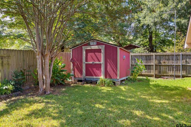 2827 Fairfax Dr, Tyler, TX 75701