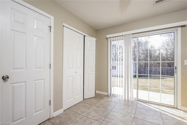 4156 Kennison Village Drive, Winston-salem, NC 27127