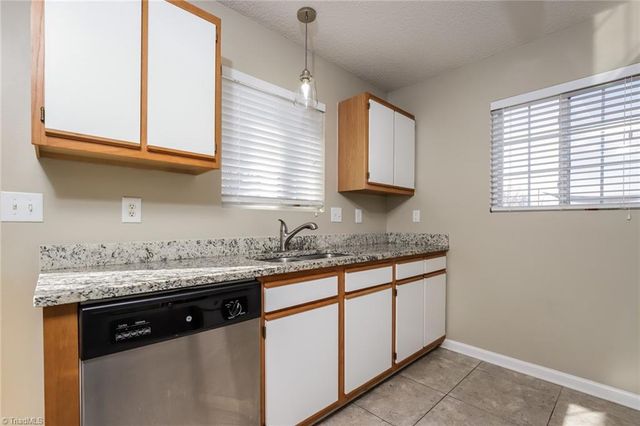 4156 Kennison Village Drive, Winston-salem, NC 27127