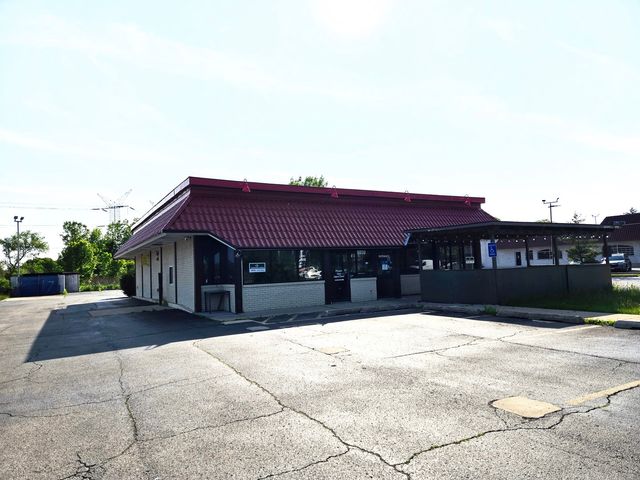 9850 Milwaukee Avenue, Glenview, IL 60025