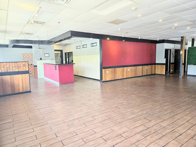 9850 Milwaukee Avenue, Glenview, IL 60025