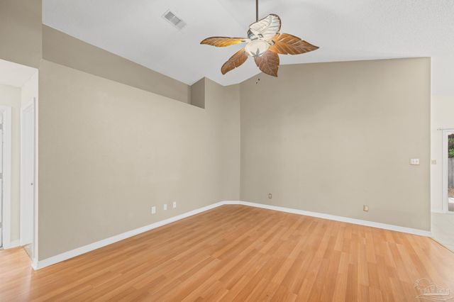 2517 Gulf Breeze Ave, Pensacola, FL 32507