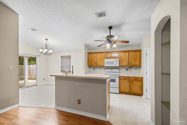 2517 Gulf Breeze Ave, Pensacola, FL 32507