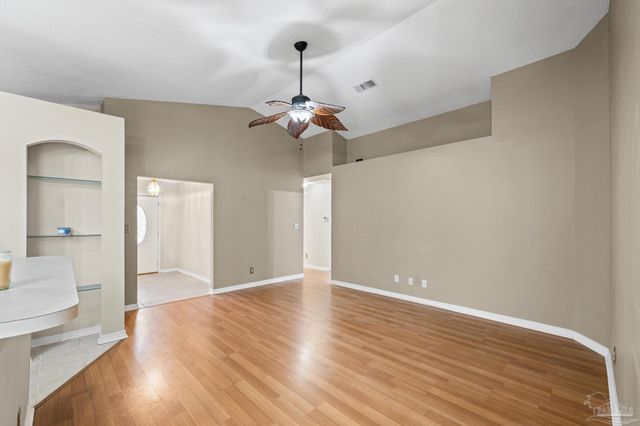 2517 Gulf Breeze Ave, Pensacola, FL 32507