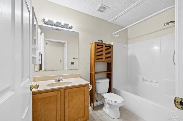 2517 Gulf Breeze Ave, Pensacola, FL 32507