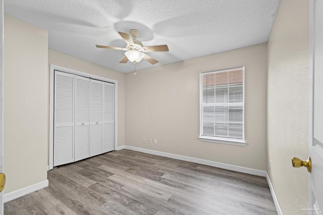 2517 Gulf Breeze Ave, Pensacola, FL 32507