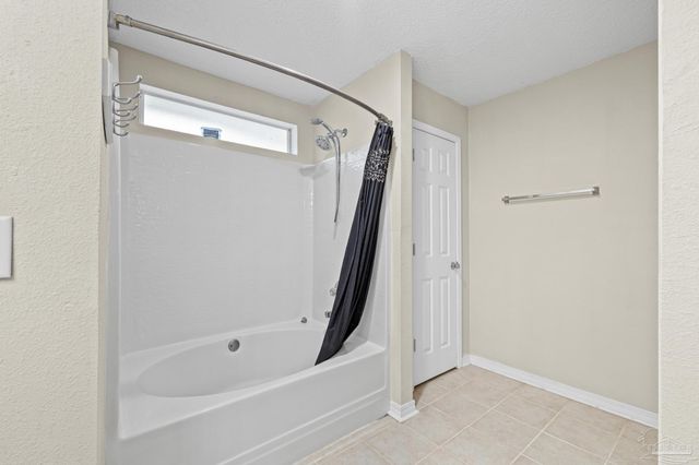 2517 Gulf Breeze Ave, Pensacola, FL 32507