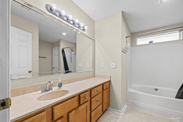 2517 Gulf Breeze Ave, Pensacola, FL 32507