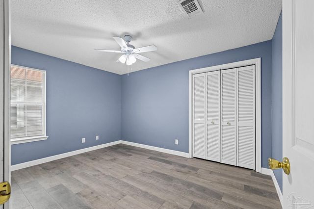 2517 Gulf Breeze Ave, Pensacola, FL 32507