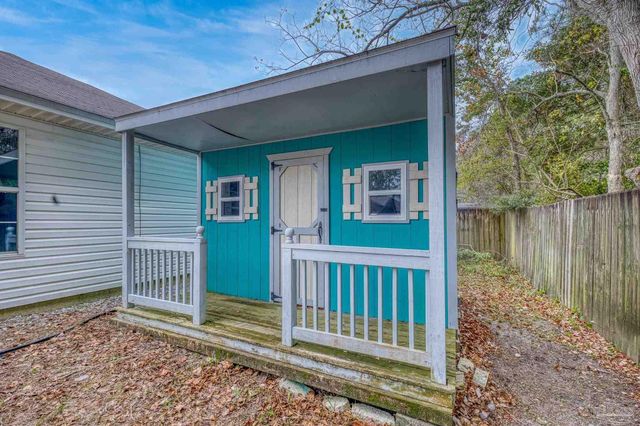 2517 Gulf Breeze Ave, Pensacola, FL 32507