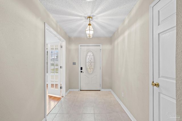 2517 Gulf Breeze Ave, Pensacola, FL 32507