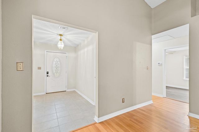 2517 Gulf Breeze Ave, Pensacola, FL 32507