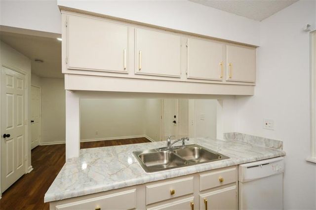 1286 Green Tee Drive SW, Marietta, GA 30008