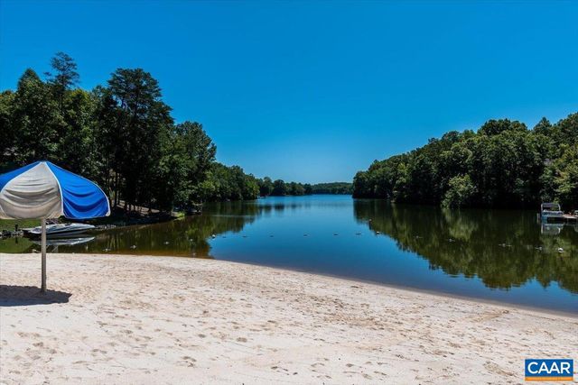 12 BARRETT ST, Lake Monticello, VA 22963