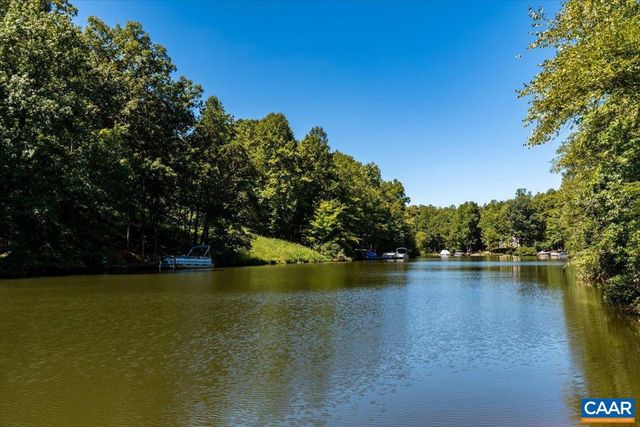 12 BARRETT ST, Lake Monticello, VA 22963